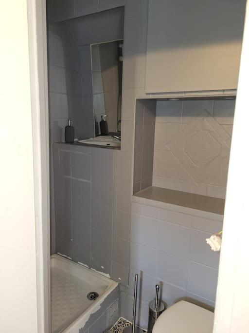Fully Equipped Apartment 2 To 4 Beds مارسيليا المظهر الخارجي الصورة